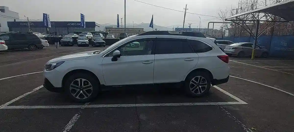 Subaru Outback 2018 года за 10 500 000 тг. в Алматы