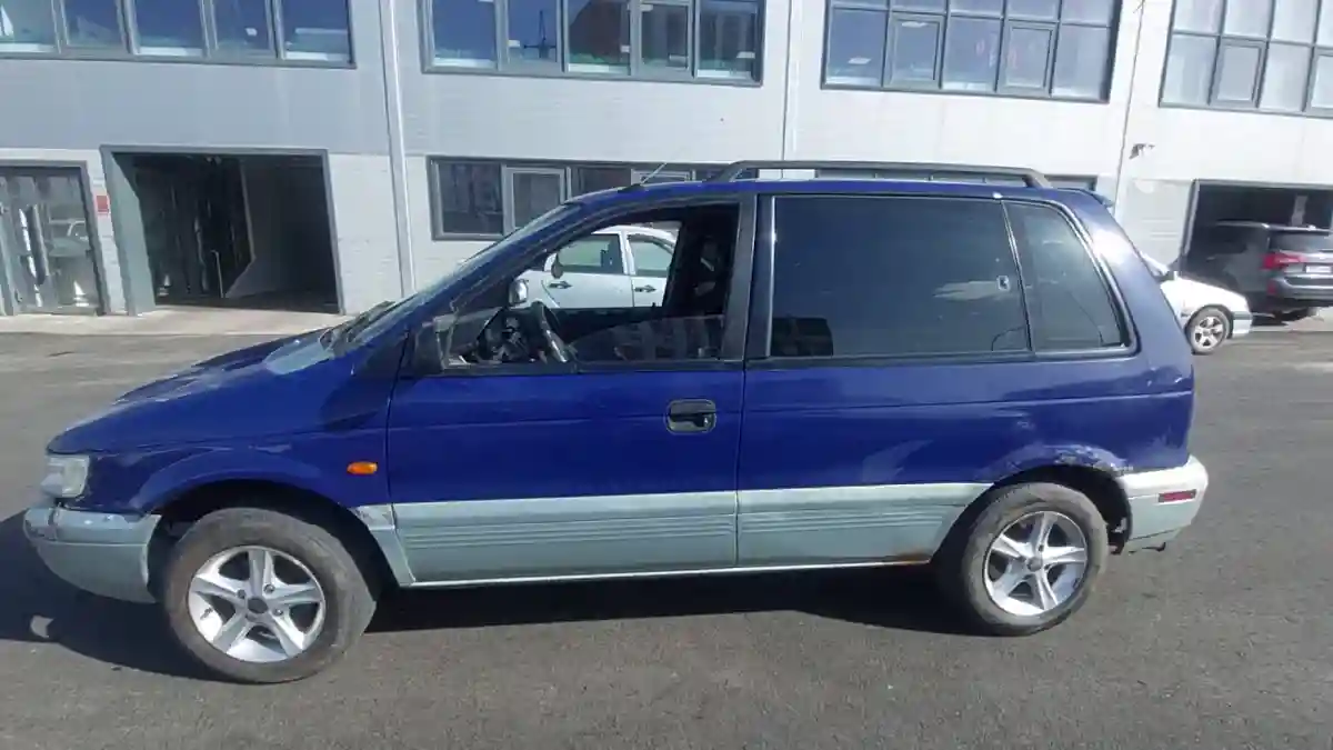 Mitsubishi Space Runner 1997 года за 990 000 тг. в Астана