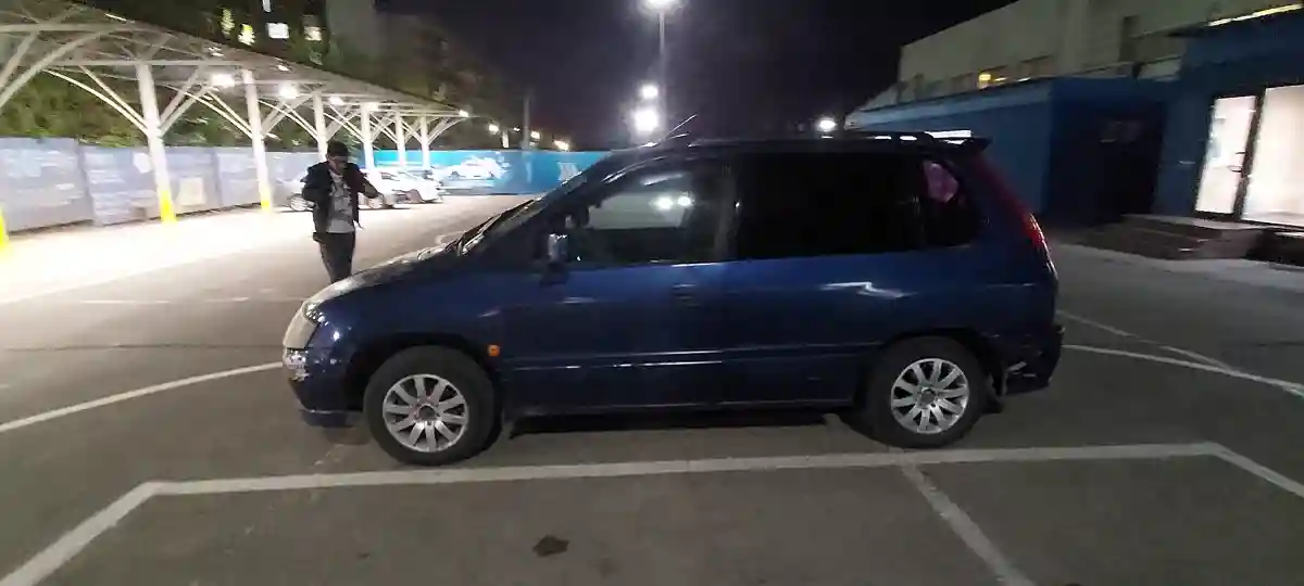 Mitsubishi Space Runner 2000 года за 1 000 000 тг. в Алматы