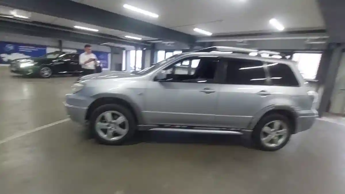 Mitsubishi Outlander 2004 года за 3 800 000 тг. в Астана