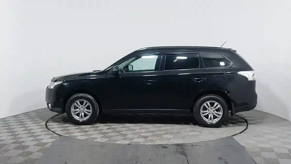 Mitsubishi Outlander 2013 года за 7 550 000 тг. в Астана