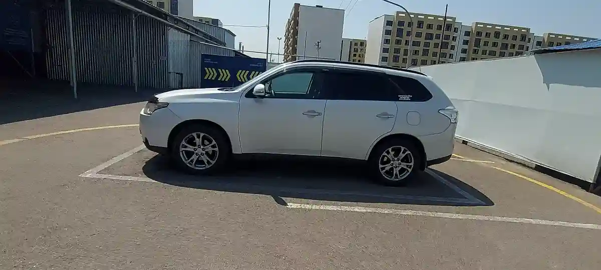 Mitsubishi Outlander 2012 года за 8 000 000 тг. в Алматы