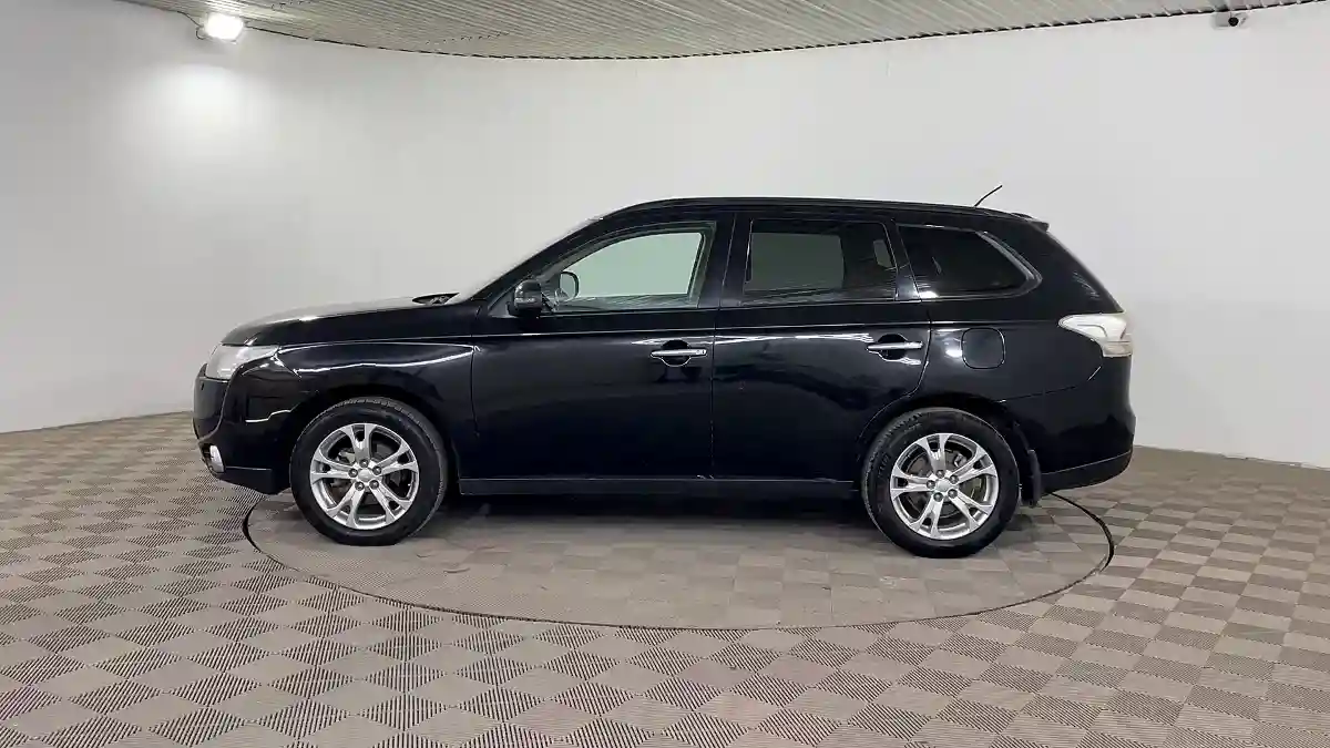 Mitsubishi Outlander 2013 года за 6 798 800 тг. в Шымкент