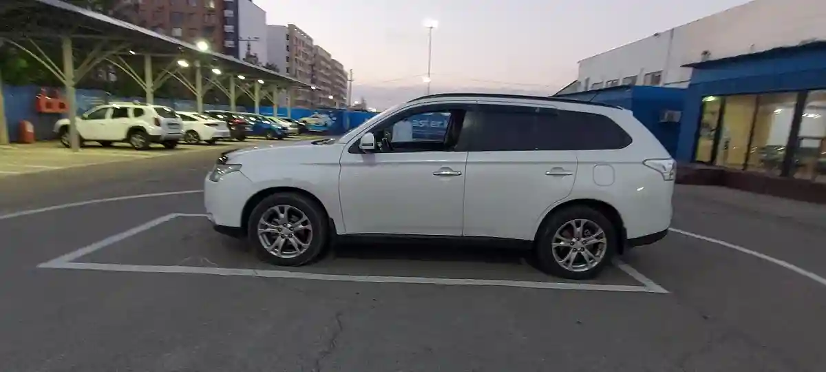 Mitsubishi Outlander 2013 года за 6 500 000 тг. в Алматы