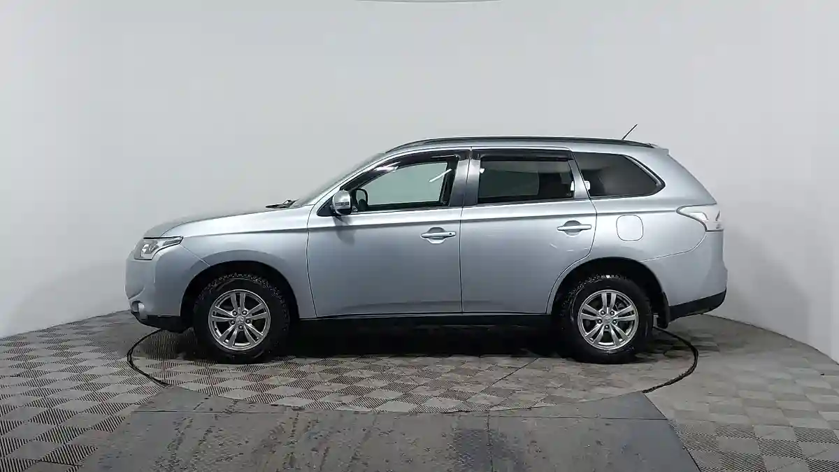 Mitsubishi Outlander 2013 года за 8 350 000 тг. в Астана