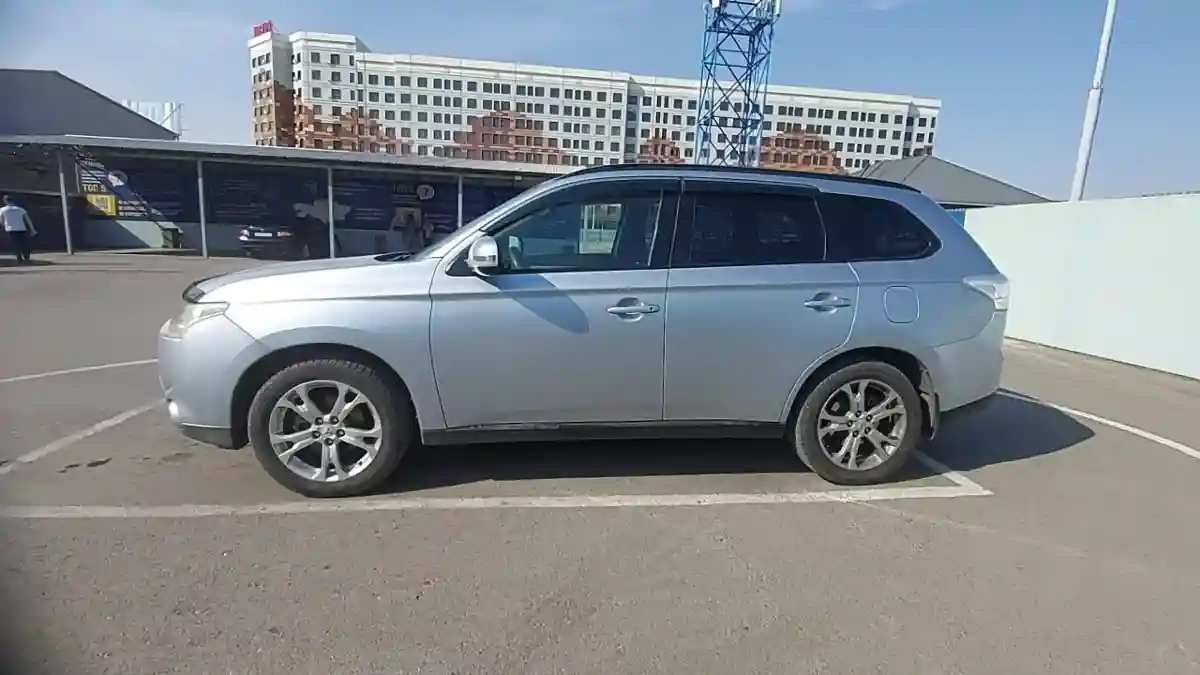 Mitsubishi Outlander 2013 года за 7 800 000 тг. в Шымкент