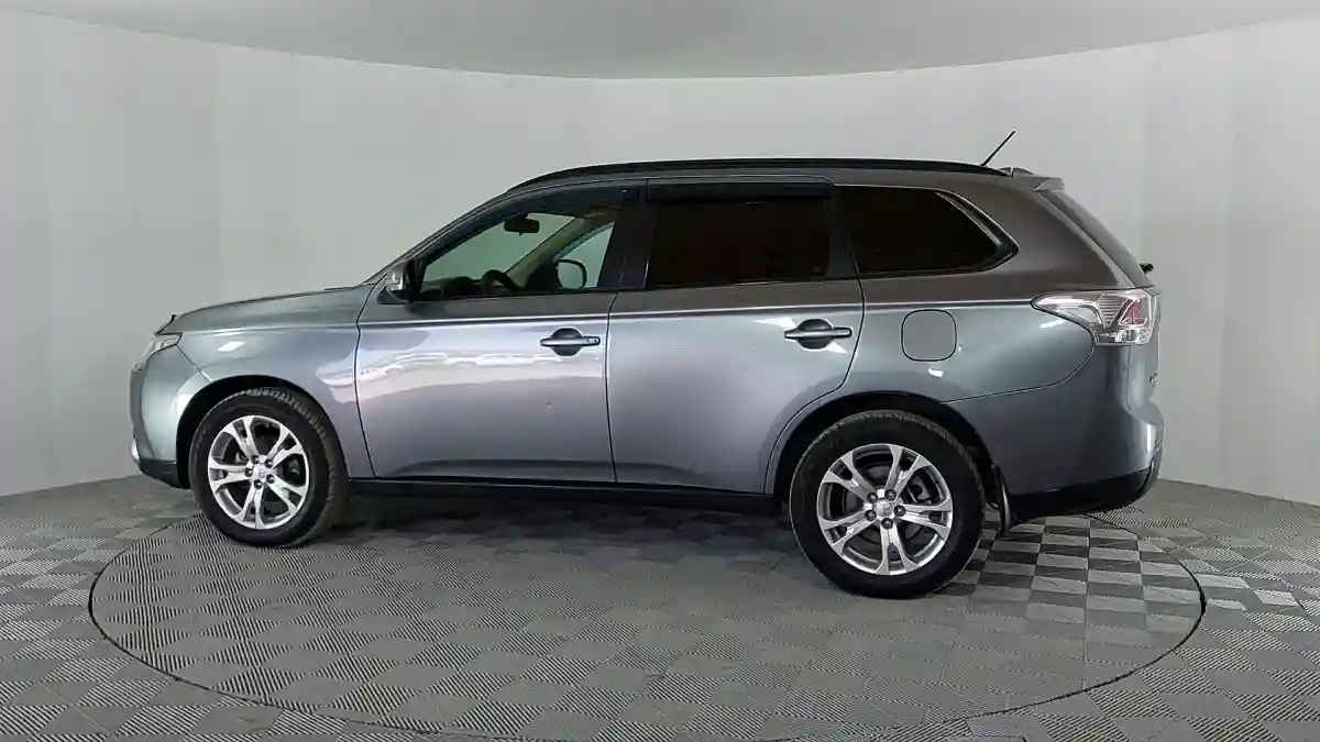 Mitsubishi Outlander 2013 года за 6 550 000 тг. в Актау