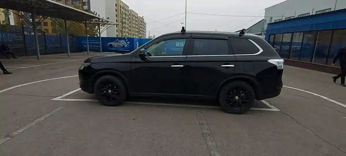 Mitsubishi Outlander 2015 года за 11 500 000 тг. в Алматы