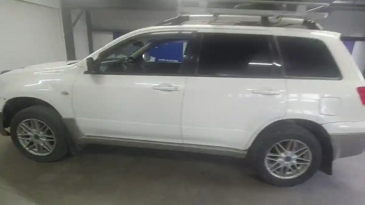 Mitsubishi Outlander 2003 года за 3 500 000 тг. в Астана