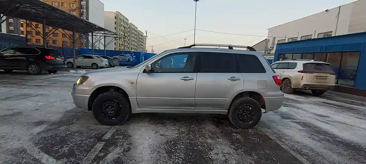 Mitsubishi Outlander 2004 года за 3 500 000 тг. в Алматы