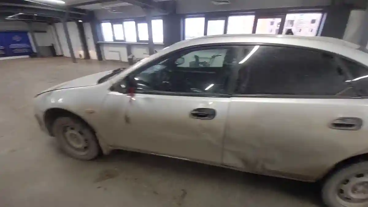 Mazda 323 1998 года за 1 450 000 тг. в Астана