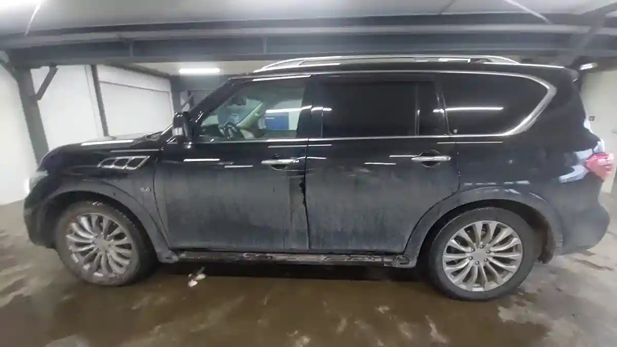 Infiniti QX80 2017 года за 16 500 000 тг. в Астана