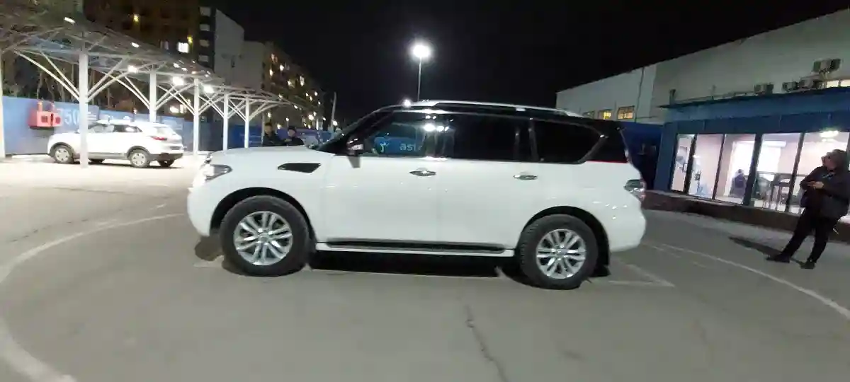 Nissan Patrol 2013 года за 15 000 000 тг. в Алматы