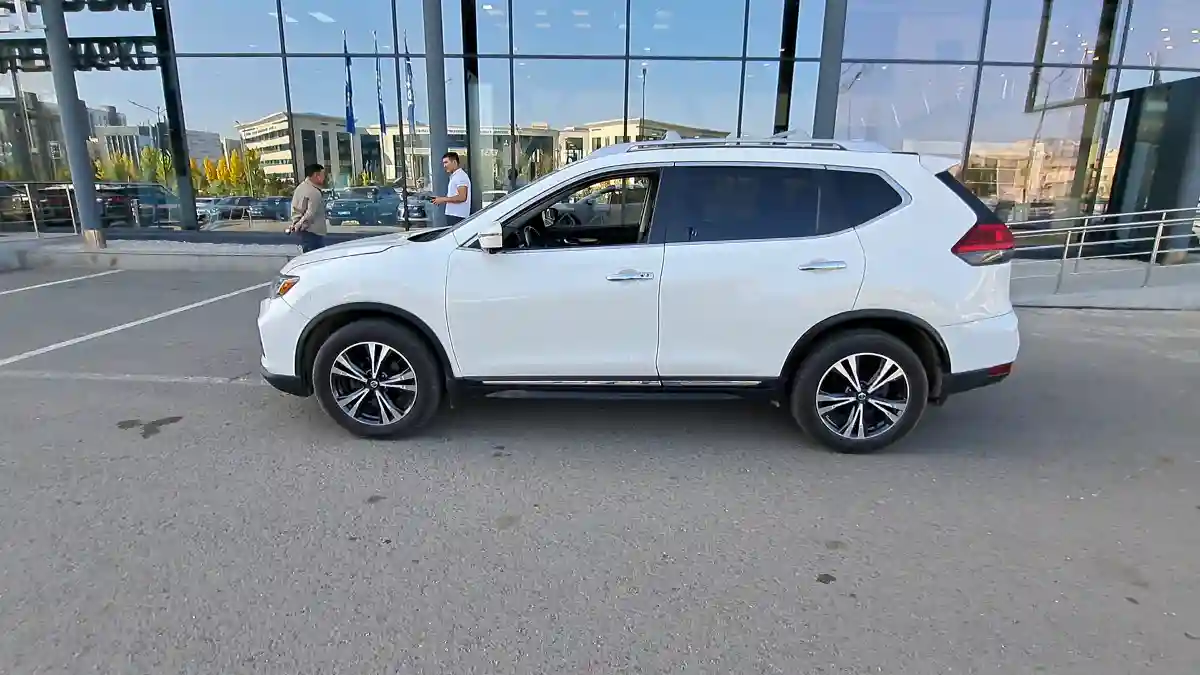 Nissan Rogue 2016 года за 10 500 000 тг. в Астана