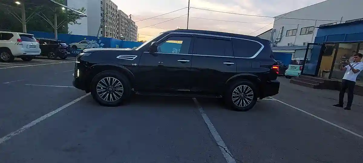 Nissan Armada 2021 года за 21 000 000 тг. в Алматы