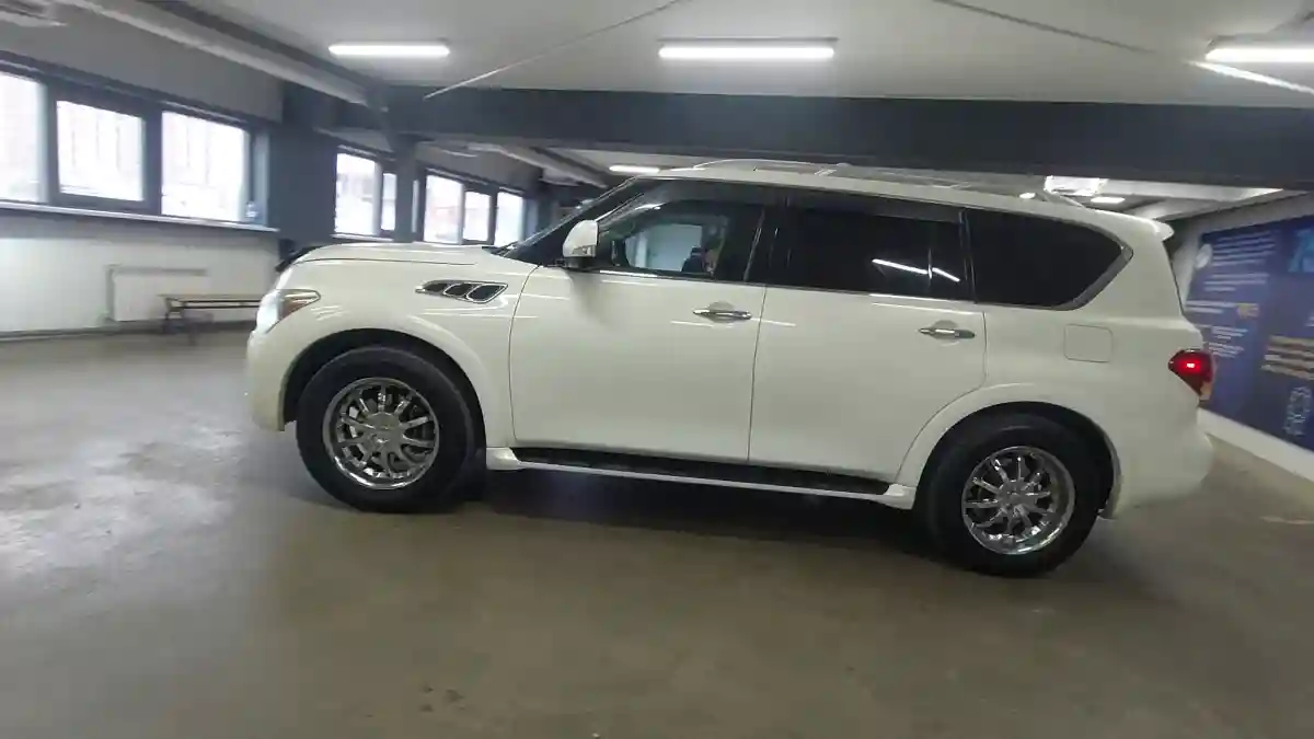 Infiniti QX56 2013 года за 10 500 000 тг. в Астана