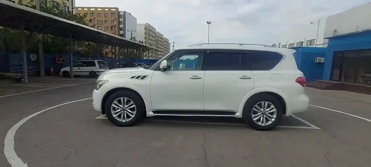 Infiniti QX56 2013 года за 10 000 000 тг. в Алматы