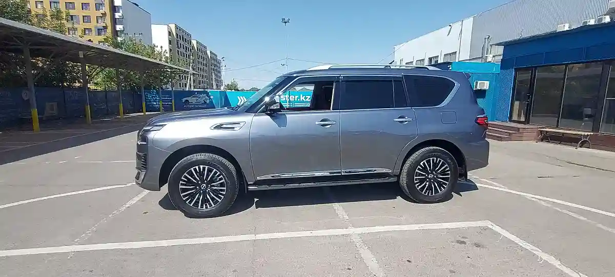 Nissan Patrol 2022 года за 35 000 000 тг. в Алматы