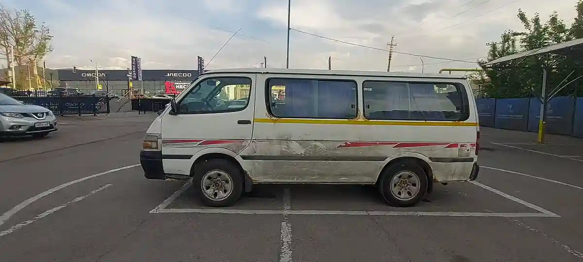 Toyota HiAce 2001 года за 2 500 000 тг. в Алматы