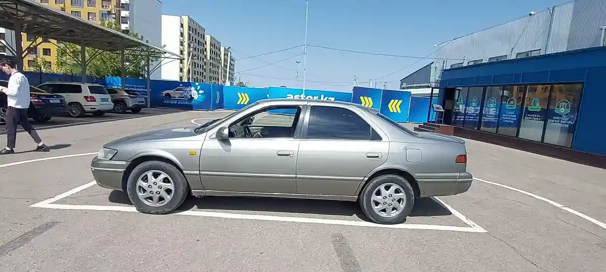 Toyota Camry 1998 года за 2 300 000 тг. в Алматы