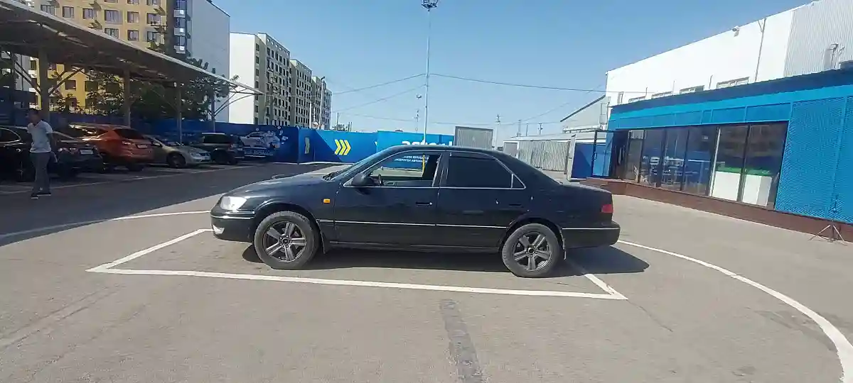 Toyota Camry 2000 года за 3 000 000 тг. в Алматы