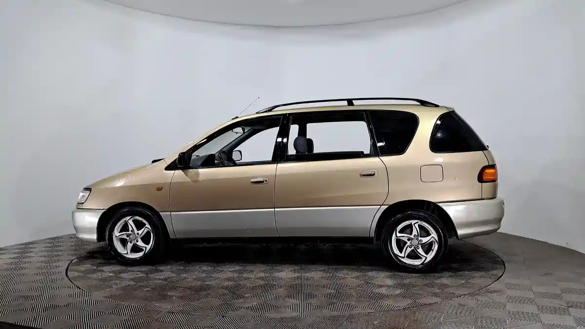 Toyota Picnic 1999 года за 1 990 000 тг. в Астана