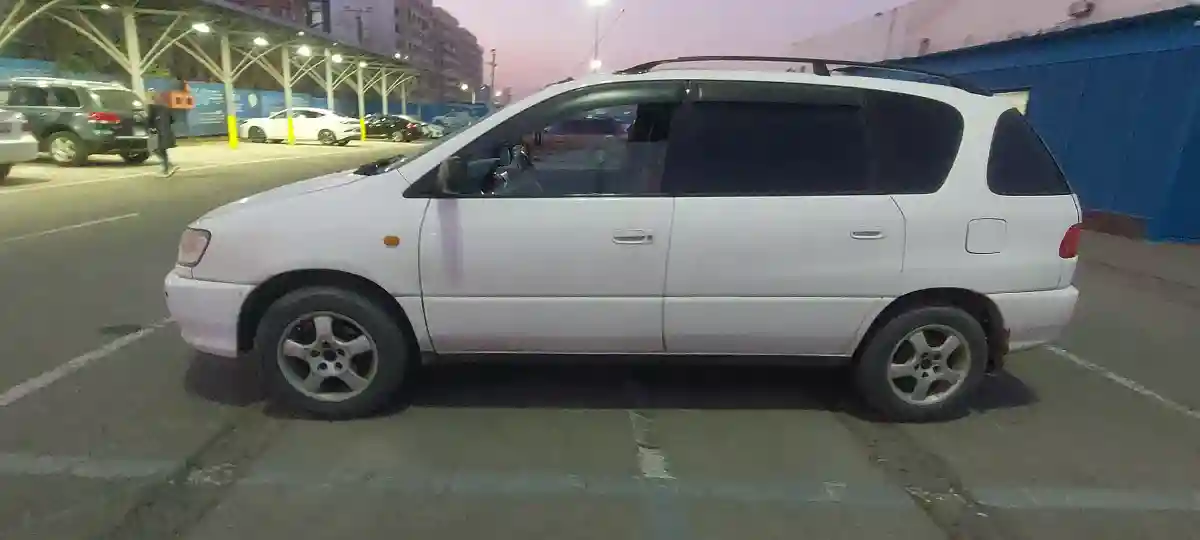 Toyota Picnic 1997 года за 2 200 000 тг. в Алматы