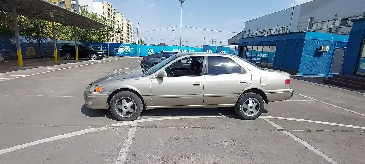 Toyota Camry 2001 года за 2 900 000 тг. в Алматы