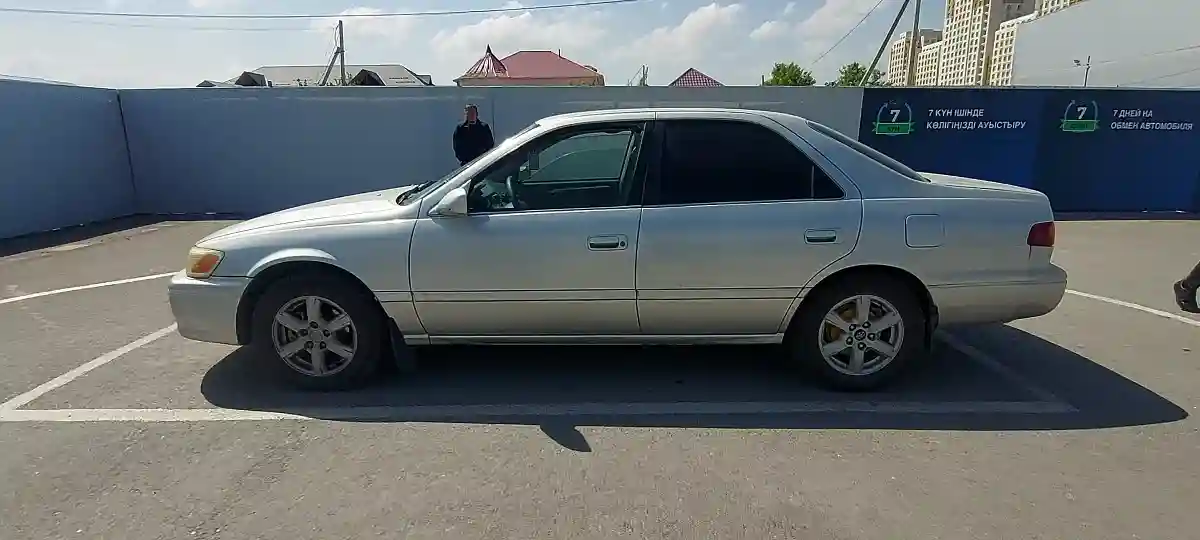 Toyota Camry 2000 года за 3 800 000 тг. в Шымкент