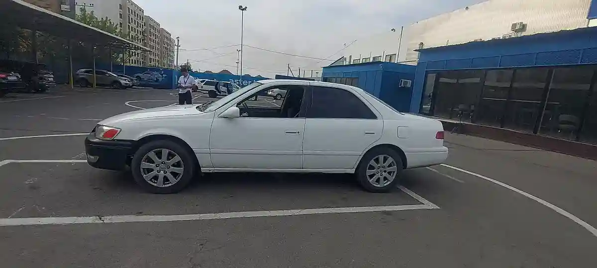 Toyota Camry 2000 года за 3 380 000 тг. в Алматы