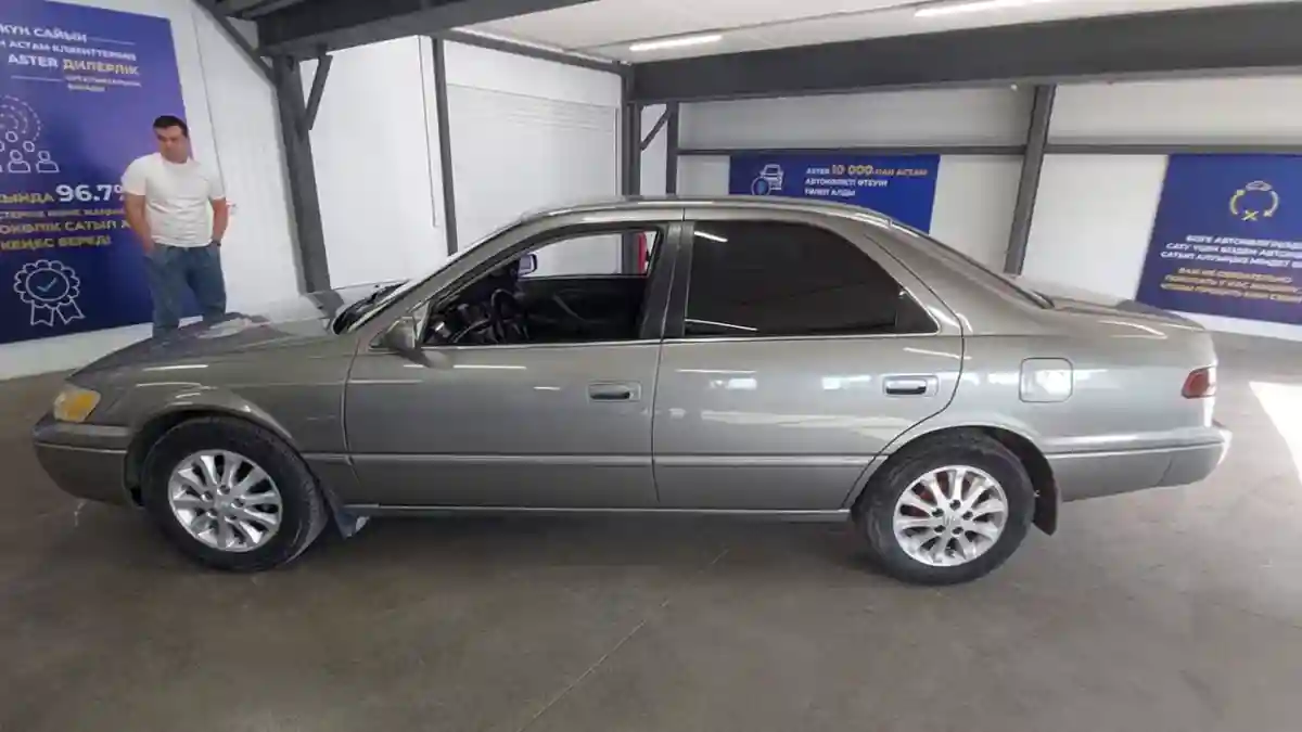 Toyota Camry 1997 года за 3 000 000 тг. в Астана