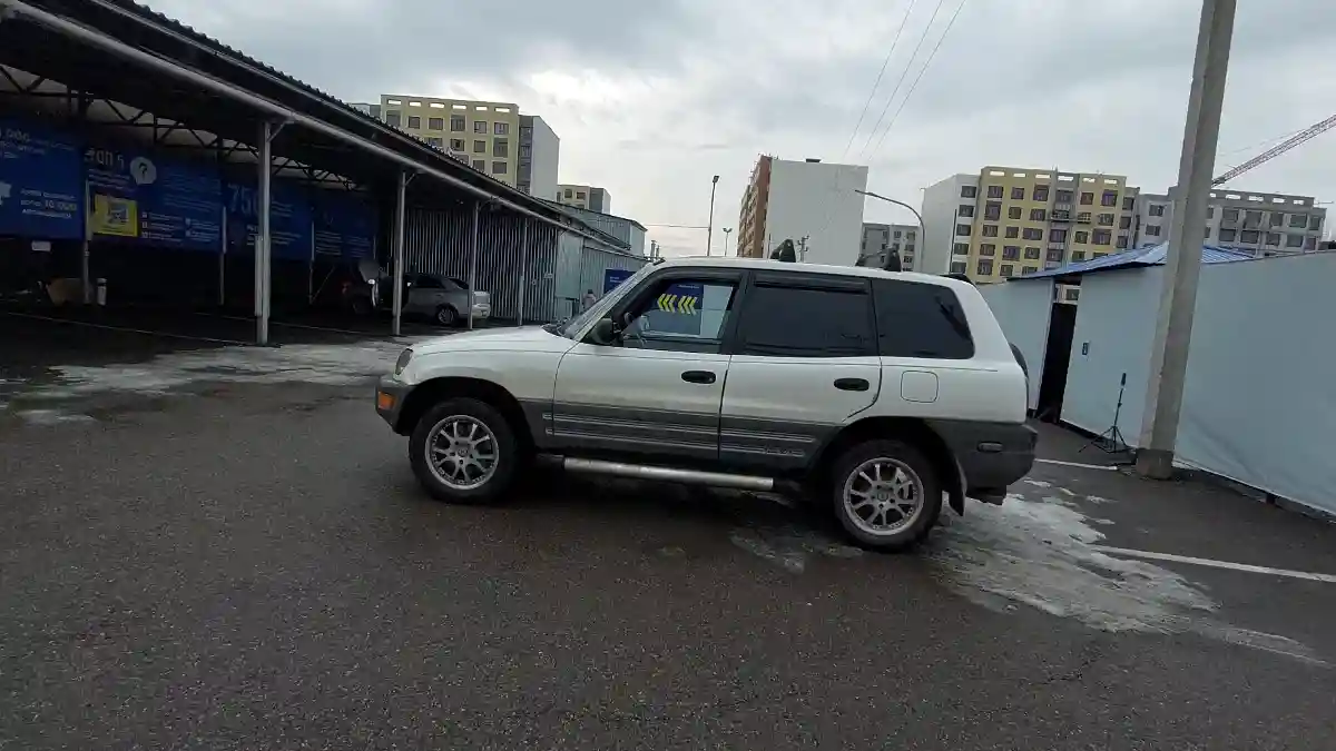 Toyota RAV4 1998 года за 3 000 000 тг. в Алматы
