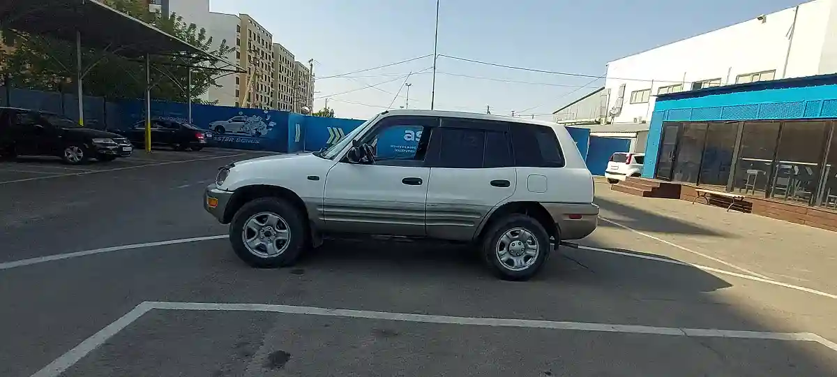 Toyota RAV4 2000 года за 3 900 000 тг. в Алматы