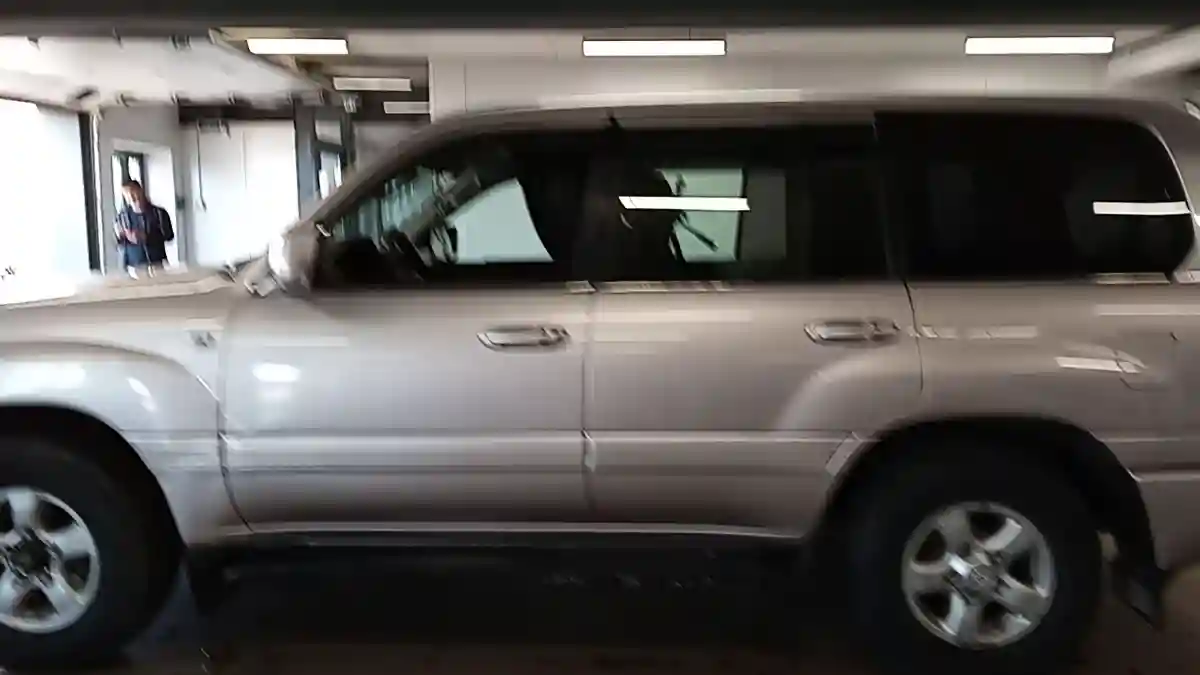 Toyota Land Cruiser 2000 года за 8 500 000 тг. в Астана