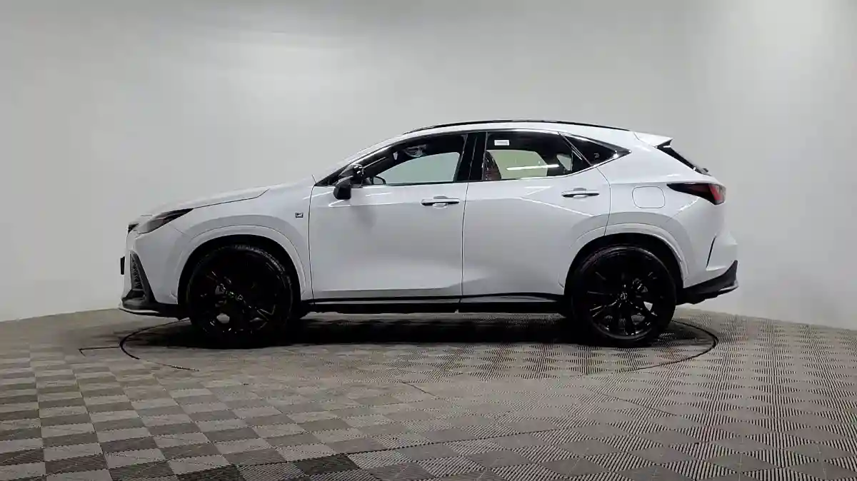 Lexus NX 2024 года за 35 000 000 тг. в Алматы