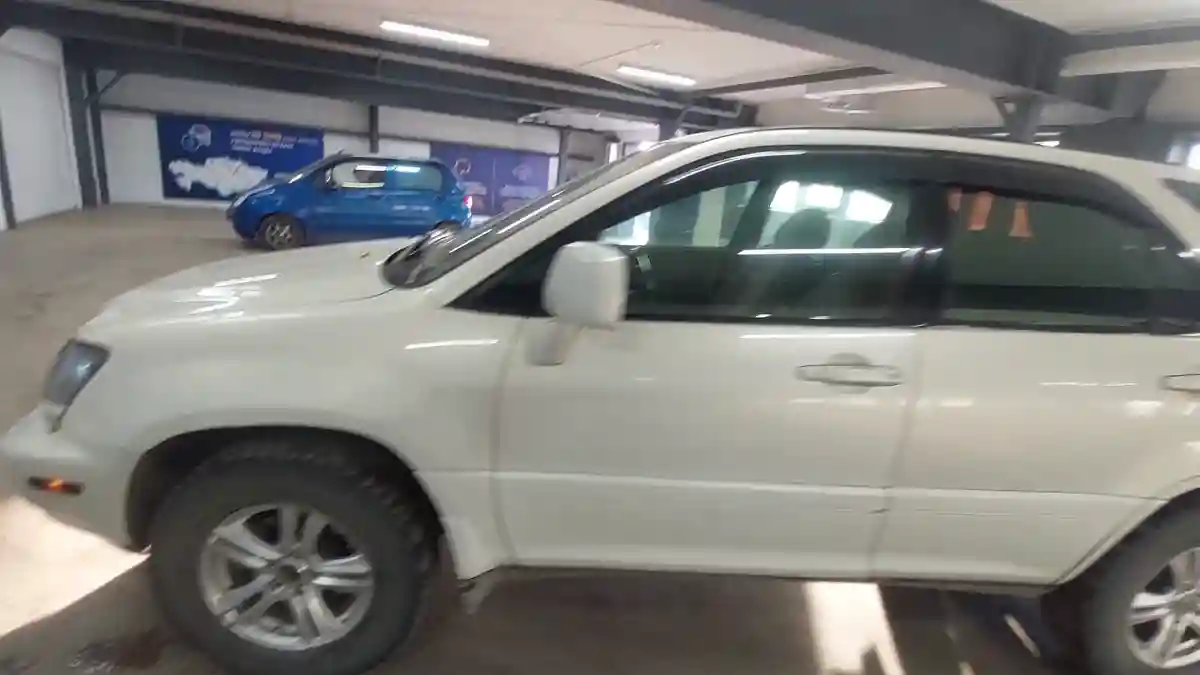 Lexus RX 1999 года за 4 500 000 тг. в Астана