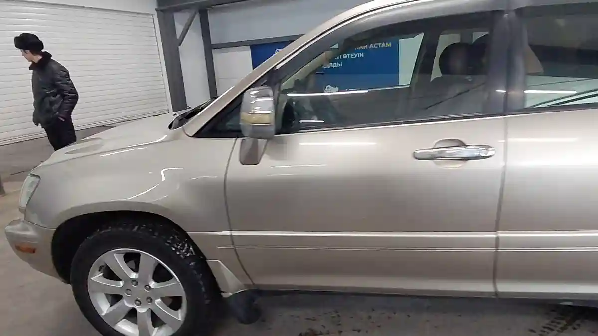 Lexus RX 1999 года за 4 500 000 тг. в Астана