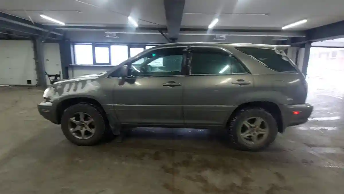 Lexus RX 2000 года за 4 500 000 тг. в Астана