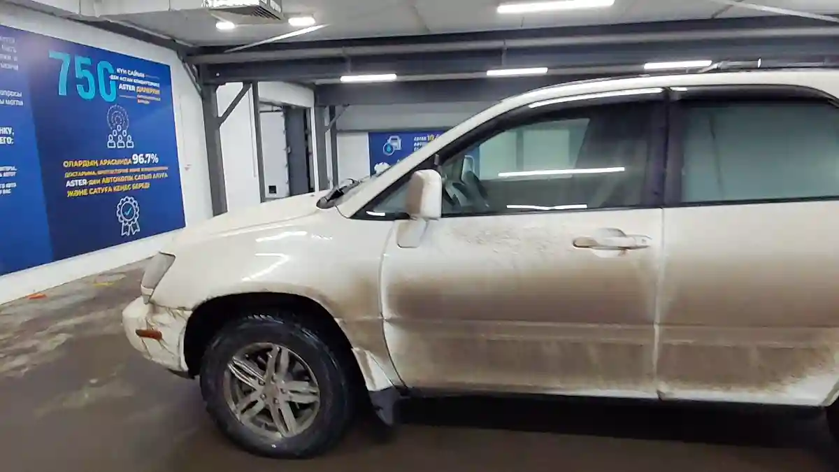 Lexus RX 1999 года за 4 900 000 тг. в Астана