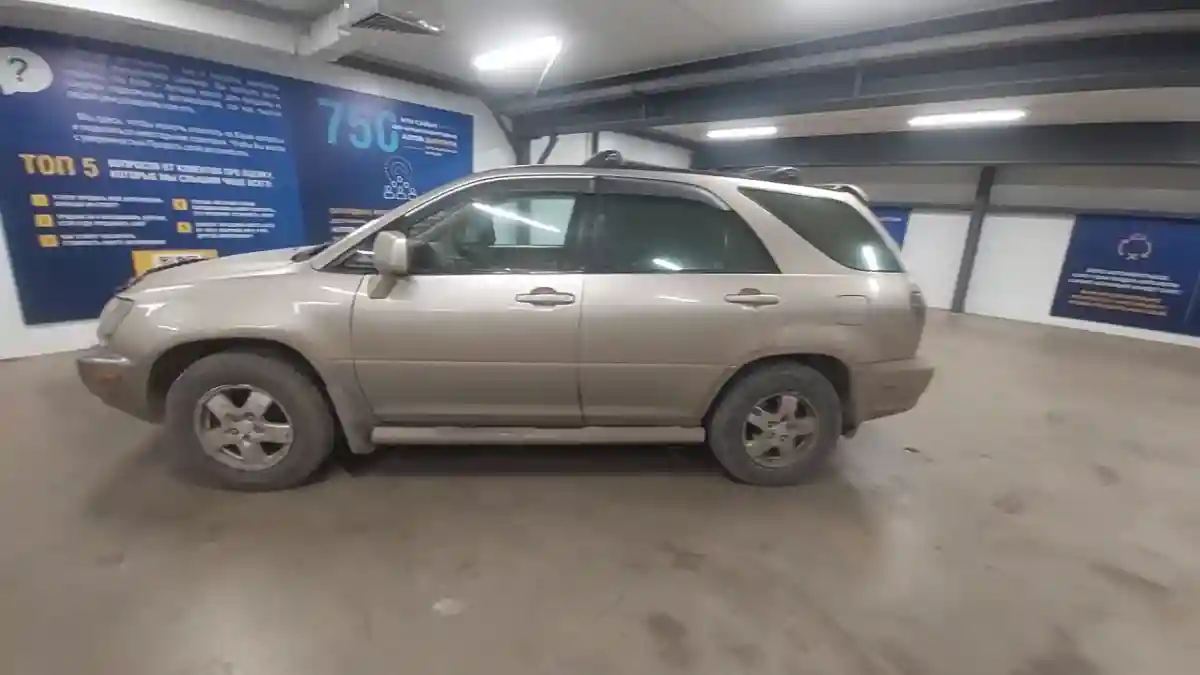 Lexus RX 1999 года за 4 500 000 тг. в Астана