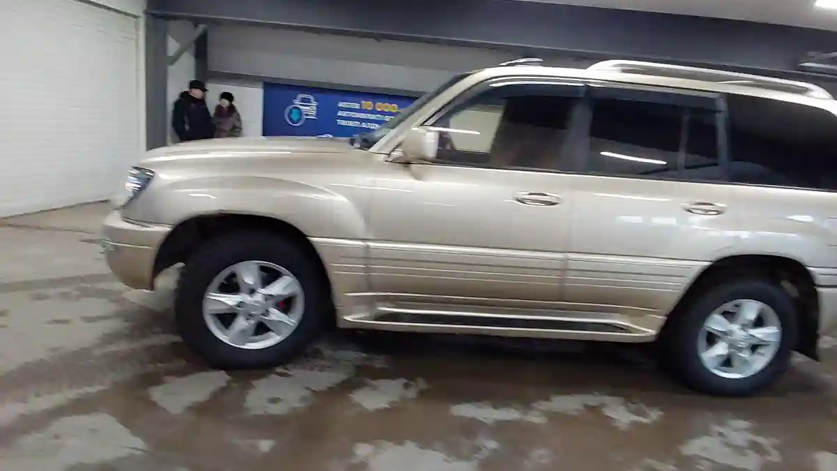 Lexus LX 2000 года за 9 000 000 тг. в Астана