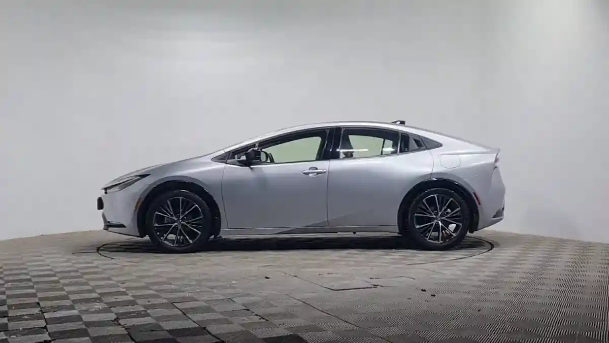 Toyota Prius 2023 года за 17 500 000 тг. в Алматы