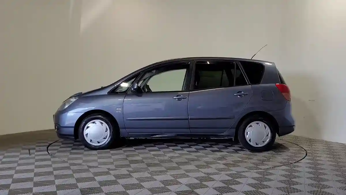 Toyota Corolla Verso 2004 года за 3 000 000 тг. в Алматы