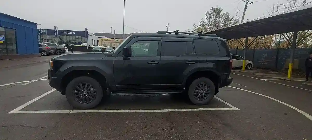 Toyota Land Cruiser Prado 2024 года за 34 000 000 тг. в Алматы