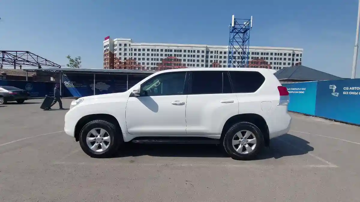 Toyota Land Cruiser Prado 2013 года за 12 590 000 тг. в Шымкент