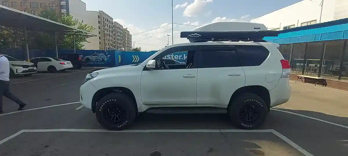 Toyota Land Cruiser Prado 2012 года за 14 000 000 тг. в Алматы