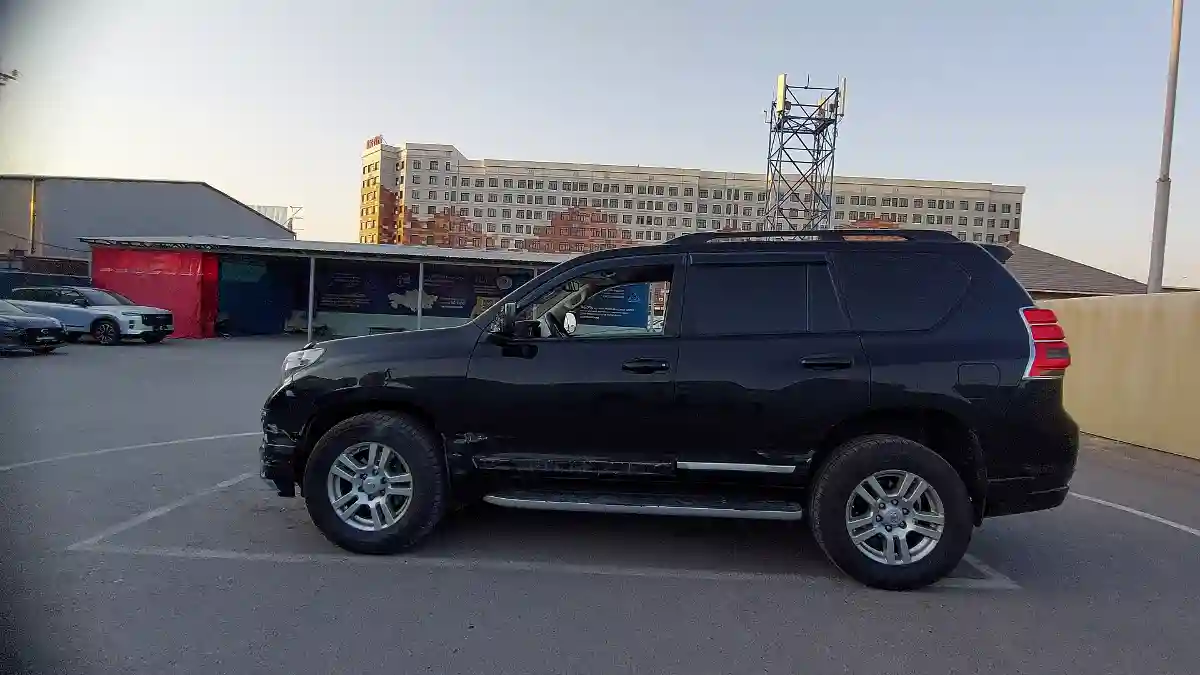 Toyota Land Cruiser Prado 2011 года за 11 000 000 тг. в Шымкент