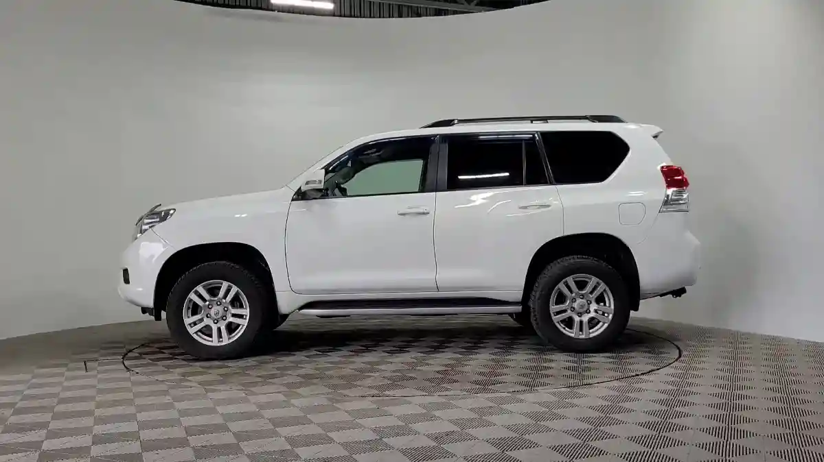 Toyota Land Cruiser Prado 2010 года за 13 990 000 тг. в Алматы
