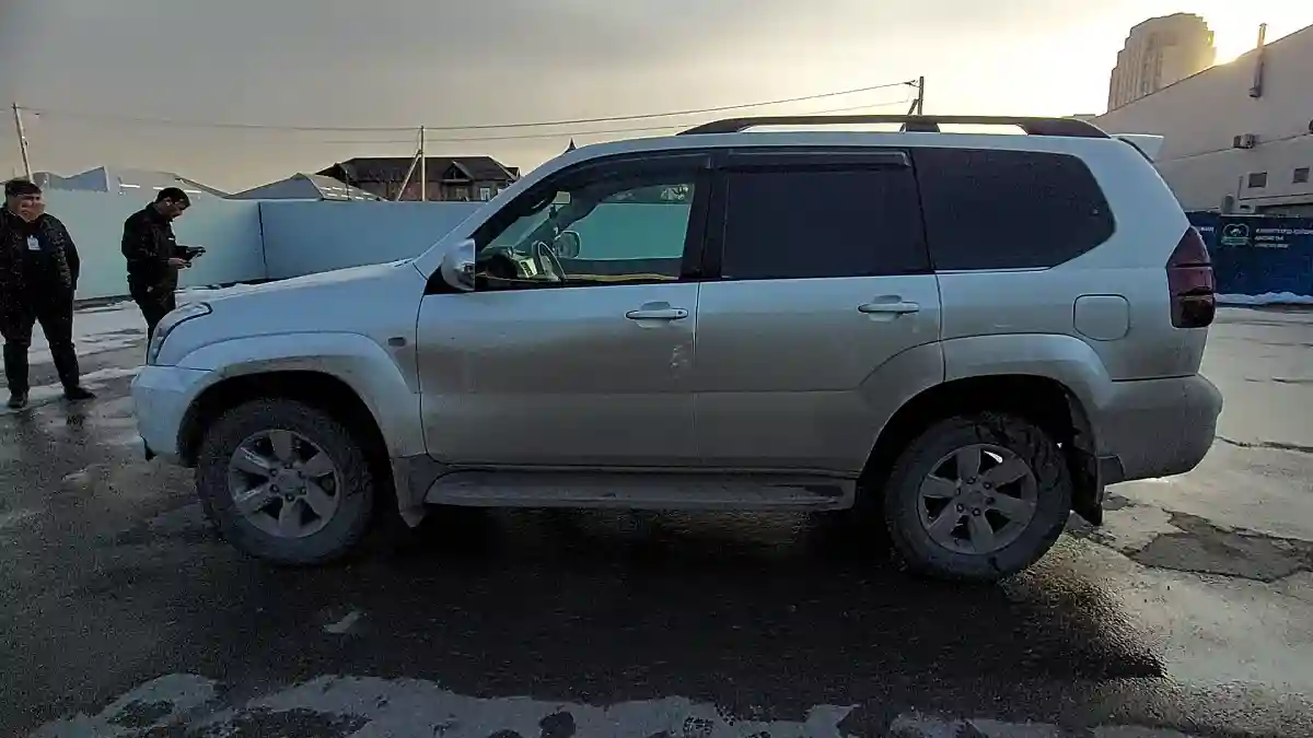 Toyota Land Cruiser Prado 2006 года за 10 000 000 тг. в Шымкент