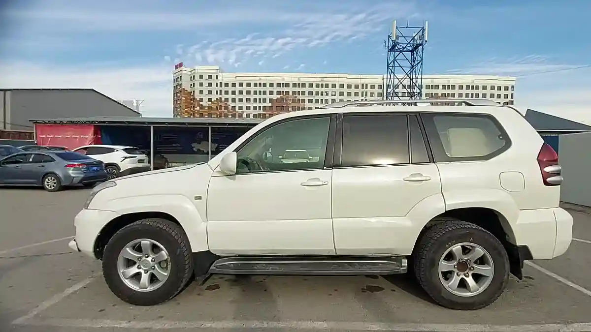 Toyota Land Cruiser Prado 2005 года за 9 500 000 тг. в Шымкент